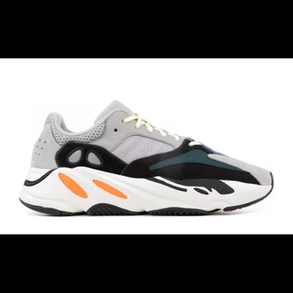 YEEZY 700